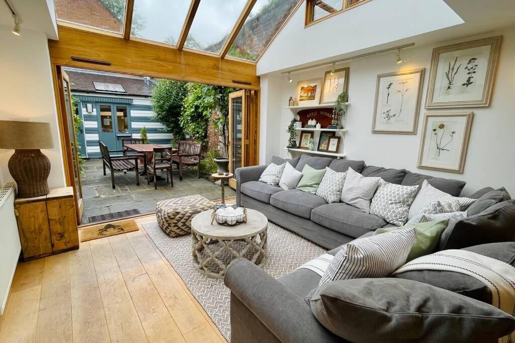 Dolls House - Luxury Townhouse *Sleeps 10* Villa Henley-on-Thames Bagian luar foto
