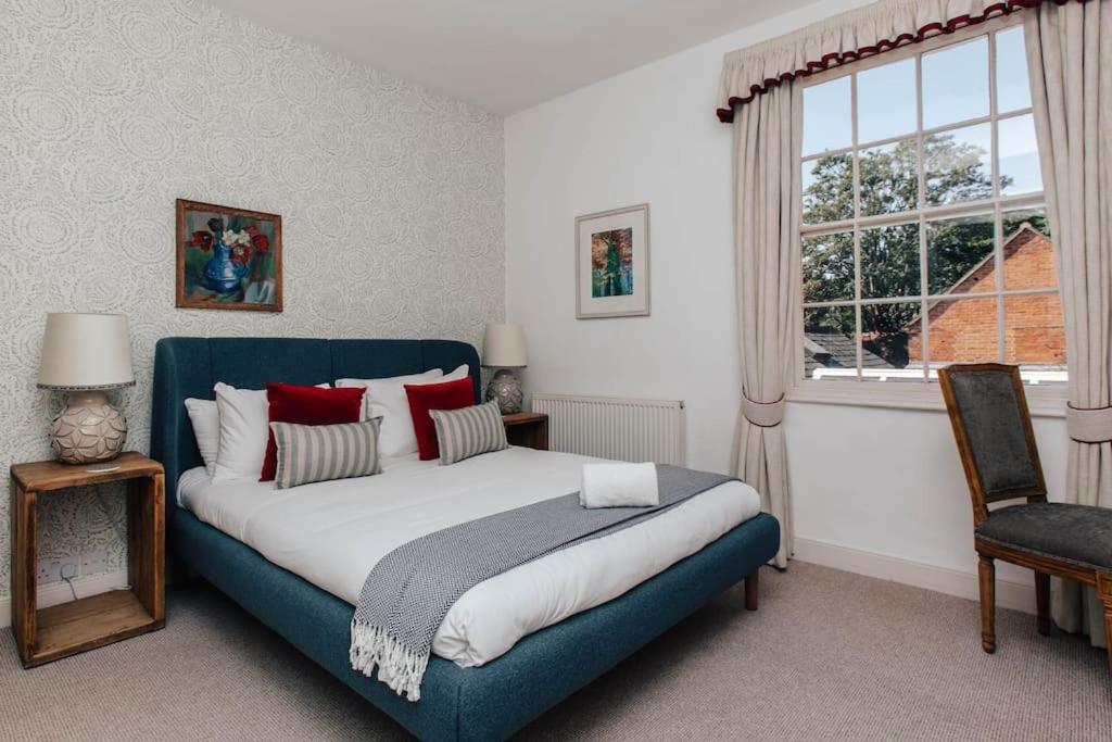 Dolls House - Luxury Townhouse *Sleeps 10* Villa Henley-on-Thames Bagian luar foto