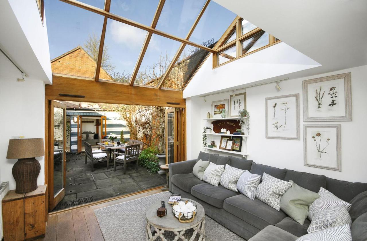 Dolls House - Luxury Townhouse *Sleeps 10* Villa Henley-on-Thames Bagian luar foto