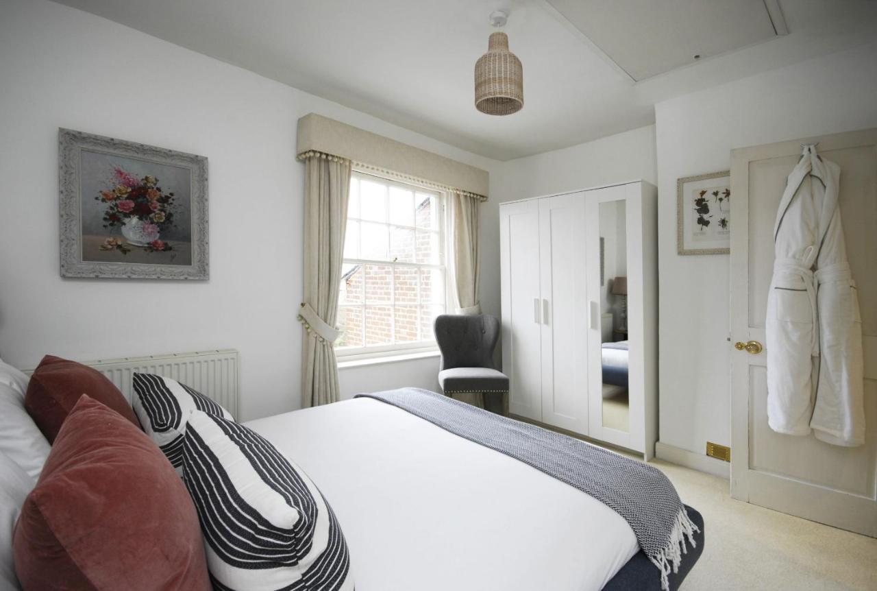 Dolls House - Luxury Townhouse *Sleeps 10* Villa Henley-on-Thames Bagian luar foto