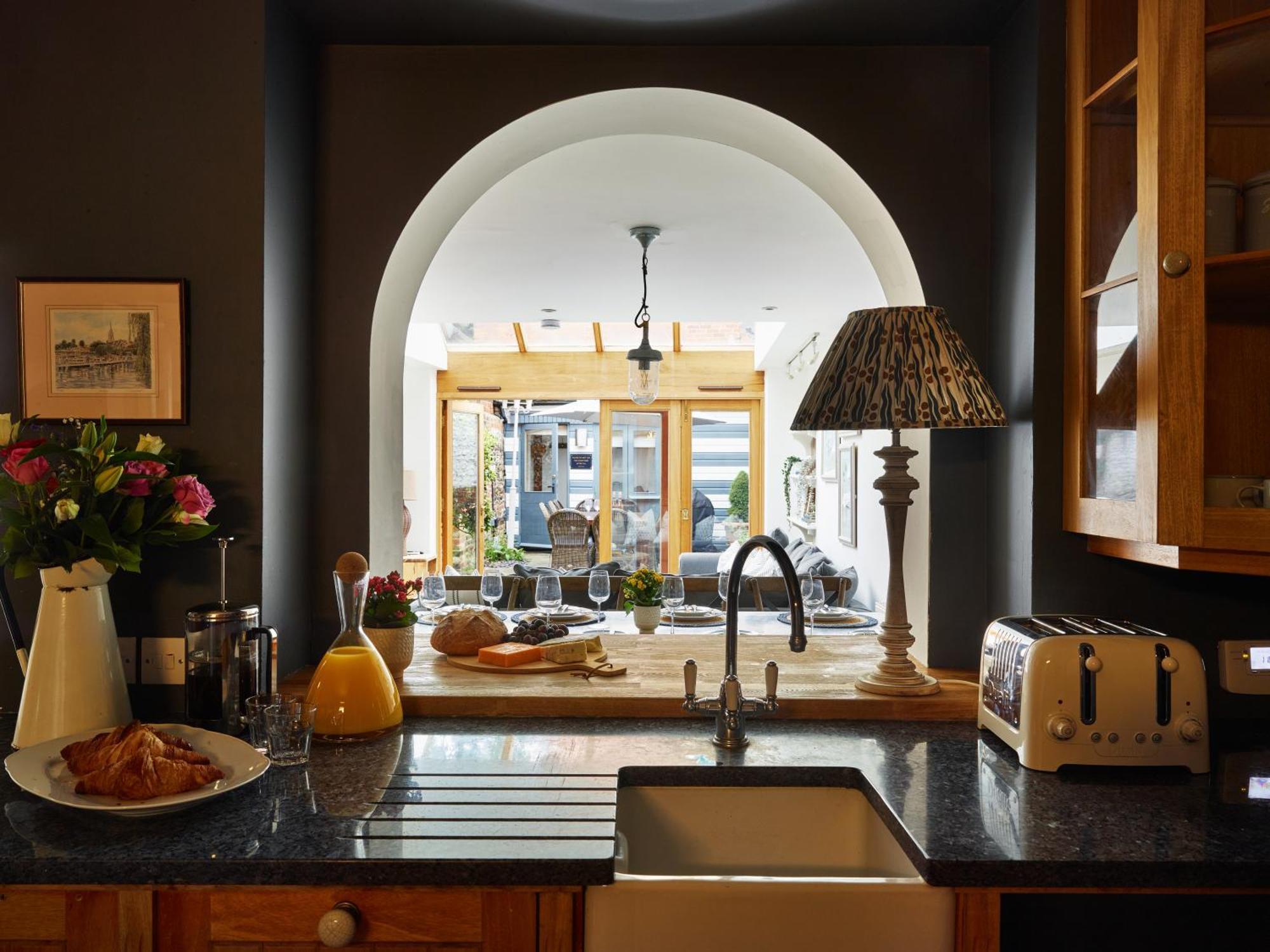 Dolls House - Luxury Townhouse *Sleeps 10* Villa Henley-on-Thames Bagian luar foto