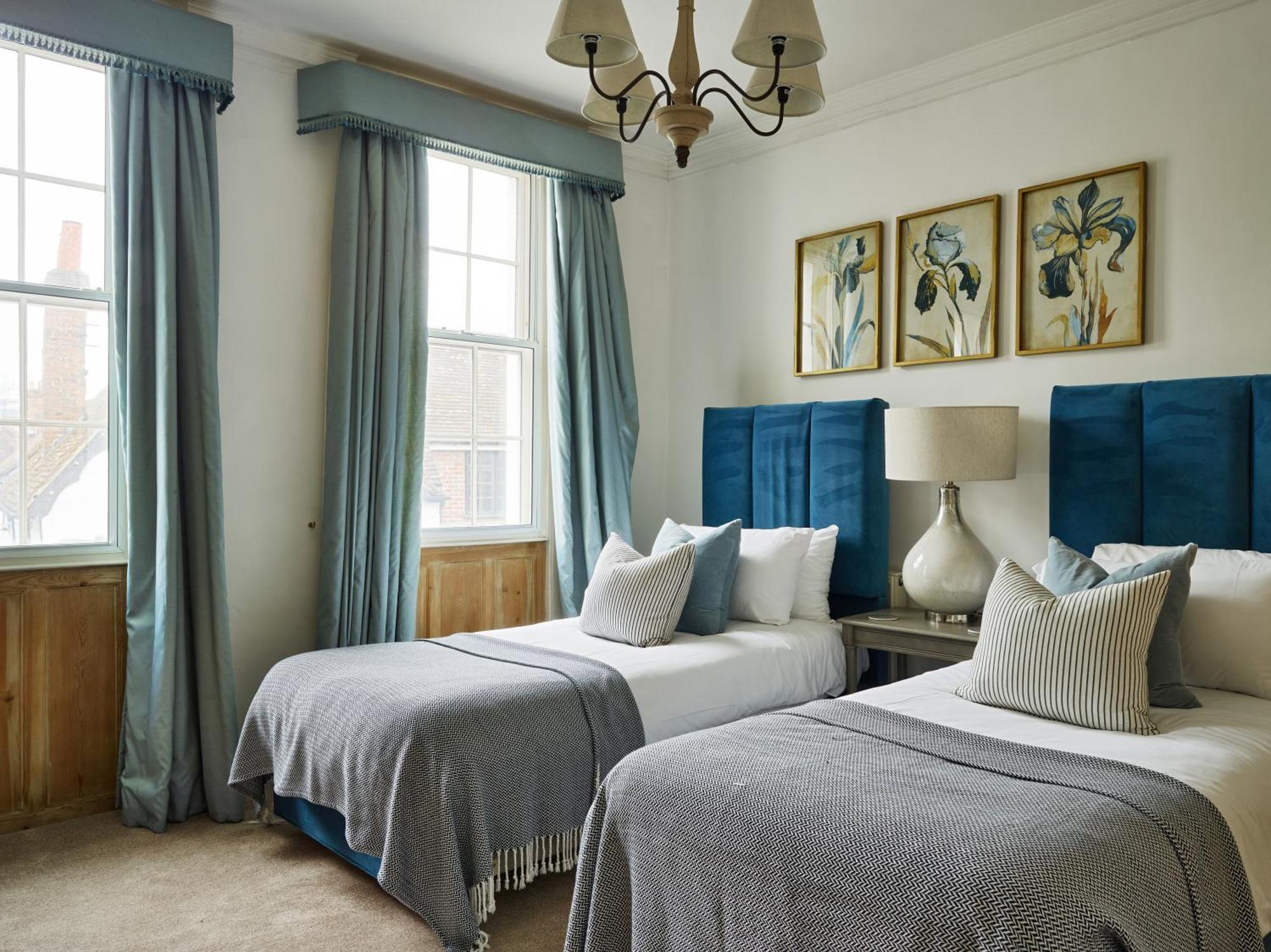 Dolls House - Luxury Townhouse *Sleeps 10* Villa Henley-on-Thames Bagian luar foto