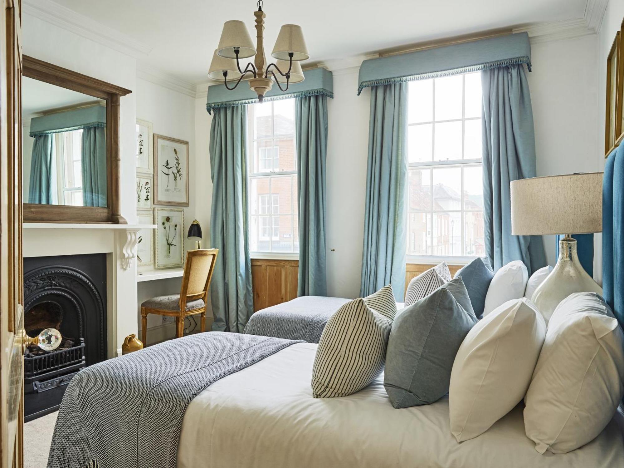 Dolls House - Luxury Townhouse *Sleeps 10* Villa Henley-on-Thames Bagian luar foto