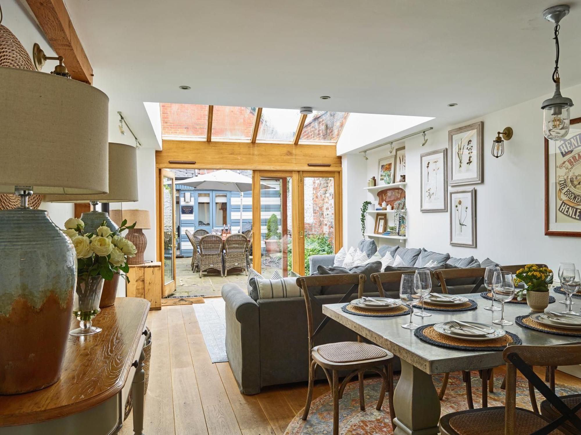 Dolls House - Luxury Townhouse *Sleeps 10* Villa Henley-on-Thames Bagian luar foto